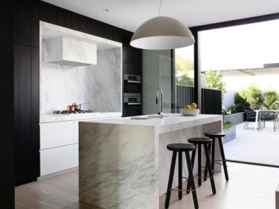 imae 6 , blk pendant.Cool-Modern-Townhouse-With-Laconic-And-Clean-Lined-Interior-With-marble-kitchen-and-wooden-stools-and-wooden-flooring